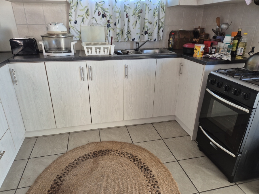 5 Bedroom Property for Sale in Kleinkoornhuis Western Cape